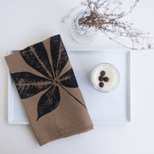 Load image into Gallery viewer, Creeper Leaf Linen Napkin in 6 different colors (Set of 4 w/bag)