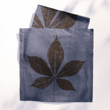Load image into Gallery viewer, Creeper Leaf Linen Napkin in 6 different colors (Set of 4 w/bag)