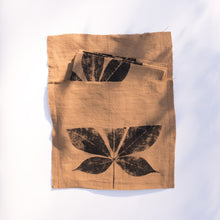 Load image into Gallery viewer, Creeper Leaf Linen Napkin in 6 different colors (Set of 4 w/bag)