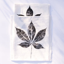 Load image into Gallery viewer, Creeper Leaf Linen Napkin in 6 different colors (Set of 4 w/bag)