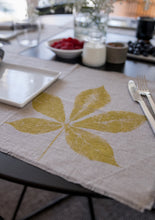 Load image into Gallery viewer, Linen Creeper Leaf Placemat in Natural - Set of 4 with bag