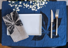Load image into Gallery viewer, Linen Creeper Leaf Placemat in Navy Blue - Set of 4 with bag