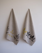 Load image into Gallery viewer, Redberry Leaf Hand Towel