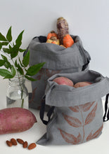 Load image into Gallery viewer, Linen Redberry Multi-Use String Bags in Dark Grey - Available Preorder