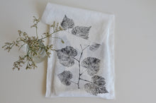 Load image into Gallery viewer, Wild Grape Leaf Linen Tea Towel in White (Set of 2 w/bag)