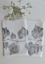 Load image into Gallery viewer, Wild Grape Leaf Linen Tea Towel in White (Set of 2 w/bag)
