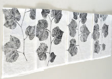 Load image into Gallery viewer, Wild Grape Leaf Linen Napkin in White (Set of 4 w/bag)