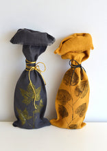 Load image into Gallery viewer, Linen Redbud Wine Bag