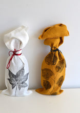 Load image into Gallery viewer, Linen Redbud Wine Bag