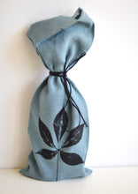Load image into Gallery viewer, Linen Creeper Wine Bag
