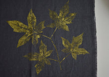 Load image into Gallery viewer, Sweetgum Leaf Linen Napkin in Charcoal (Set of 4 w/bag)
