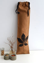Load image into Gallery viewer, Linen Creeper Baguette Bag in Ginger
