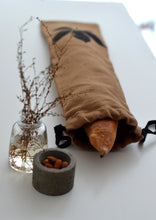 Load image into Gallery viewer, Linen Creeper Baguette Bag in Ginger
