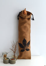 Load image into Gallery viewer, Linen Creeper Baguette Bag in Ginger
